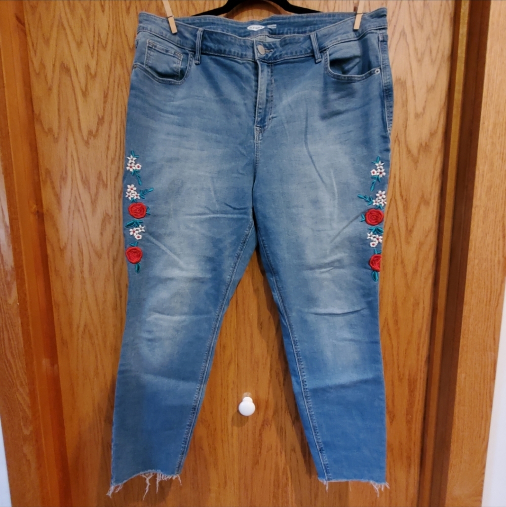 Old Navy Rockstar Super Skinny Floral Embroidered Denim Jeans Cropped Size 18 🌹